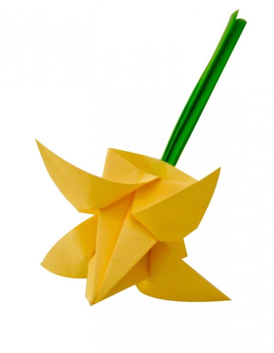flores de origami hechas de papel
